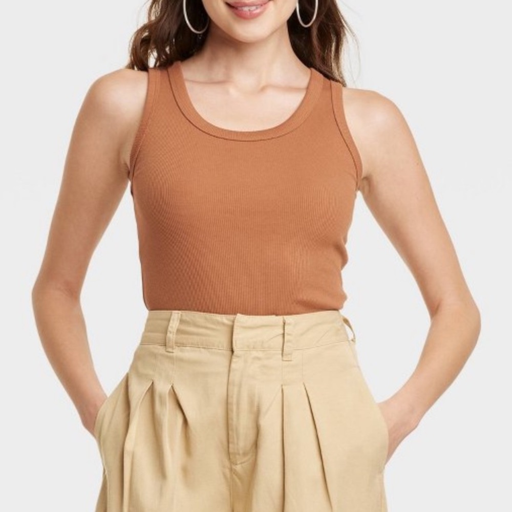 Universal threads scoop neck tank